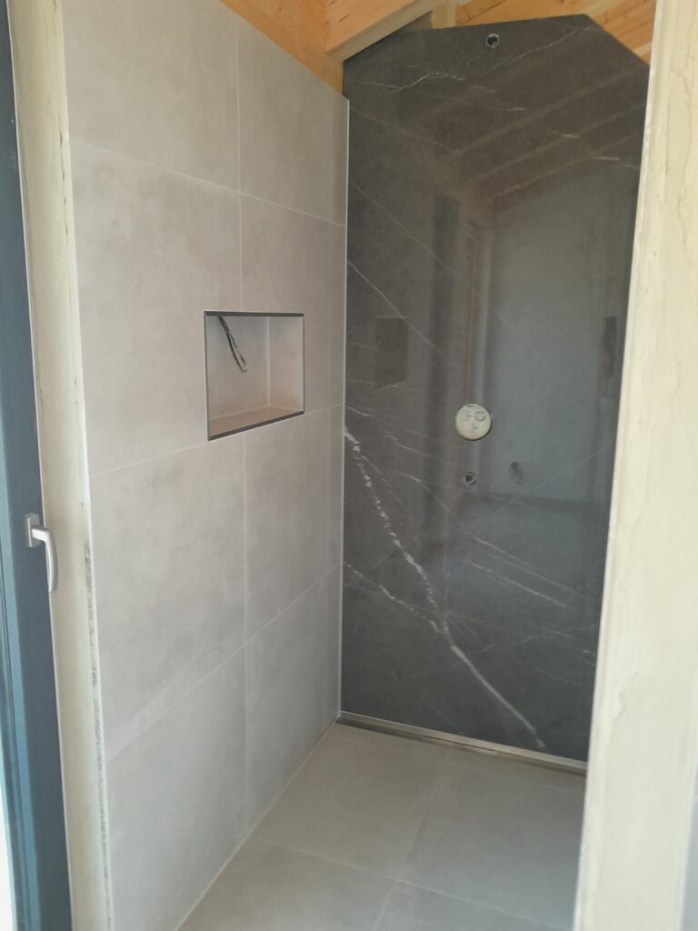 Großformatige Fliesen Saulgrub